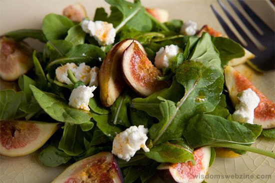 Almond-Fig Salad With Blue Cheese